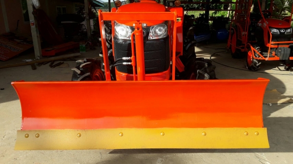 KUBOTA L 4708 SP (4WD) 2 เพลา สภาพใหม่สวยๆ ชั่วโมงใช้ งานน้อย สีเดิมทั้งคัน พร้อมชุดใบมีดดันหน้า KUBOTA L 4708 SP (4WD) 2 เพลา สภาพใหม่สวยๆ ชั่วโมงใช้ งานน้อย สีเดิมทั้งคัน พร้อมชุดใบมีดดันหน้า