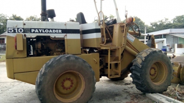 รถตัก KOMATSU 510.    สนใจติดต่อ  081 - 6079515