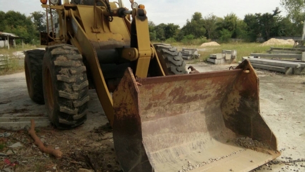 รถตัก KOMATSU 510.    สนใจติดต่อ  081 - 6079515