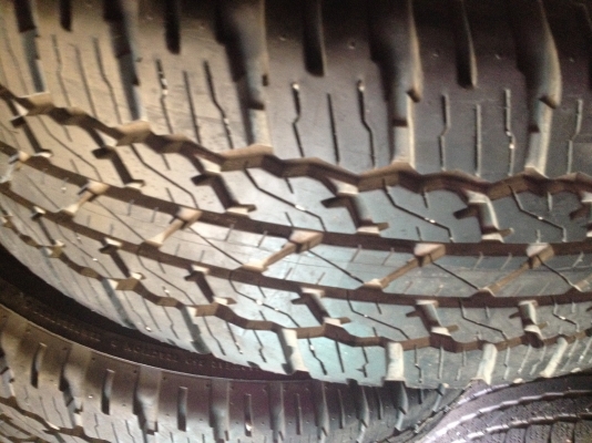 ล้อแม็ก REVO 17 พร้อมยางบริดโตน 265 65 17 ปี 15 ล้อแม็ก REVO 17 พร้อมยางบริดโตน 265 65 17 ปี 15