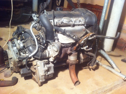 ขายเครื่องยนต์ volvo s40 2.0 turbo ปี2002 ยกลงจากรถผมเองวิ่งมาแค่1หมื่นกว่าโล สาเหตุที่ยกลงเนื่องจากผมไปวาง3Sครับ ขายเครื่องยนต์ volvo s40 2.0 turbo ปี2002 ยกลงจากรถผมเองวิ่งมาแค่1หมื่นกว่าโล สาเหตุที่ยกลงเนื่องจากผมไปวาง3Sครับ