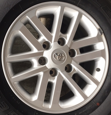 แม็ก Toyota Fortuner ขอบ17 พร้อมยาง Bridgestone 265-65-17 แม็ก Toyota Fortuner ขอบ17 พร้อมยาง Bridgestone 265-65-17