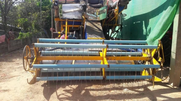 ขายรถเกียว ข้าว อุ้ม เครื่อง HO 7 D 195 เทอร์โบ อุ้ม 1600 ตัวเดิน 10 ปั้มเบอร์ 22 ต้องการขาย   370000   บาท    ( งดต่อลอง  )  วันทูคอล 0986683479 dtac 0991751349 สิทธิ์ คับ