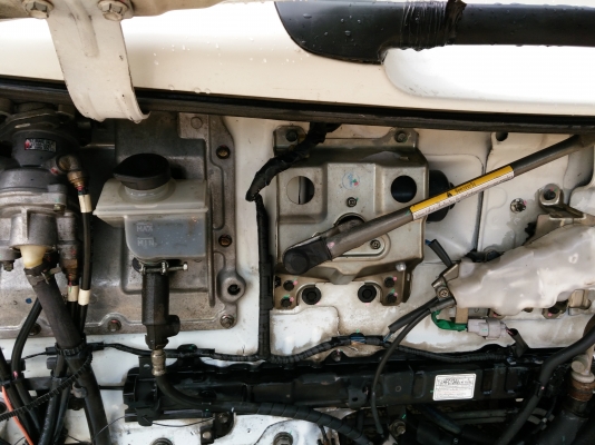 ขายหกล้อเม้กาเครื่อง175ปี49ยาว6.50เมตรรถสวยพร้อมใช้คับ