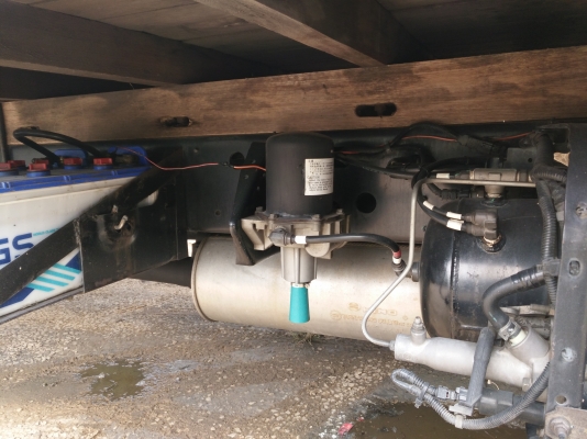 ขายหกล้อเม้กาเครื่อง175ปี49ยาว6.50เมตรรถสวยพร้อมใช้คับ