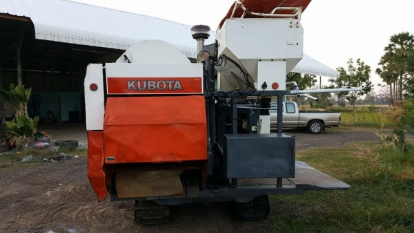 ขายรถเกี่ยวข้าว KUBOTA DC60 ปี52 รถสวยสภาพพร้อมใช้งาน เอกสารพร้อมโอน ราคา220,000 สนใจโทร 090-8588220คุณนะ 093-3258446คุณบิว หรือเข้าดูสินค้าอื่นๆได้ที่ www.narong2truck.com หรือ www.truck.in.th/498 หรือเพจFacebook ณรงค์ ซื้อขายรถมือสอง (เว็บไซต์ส่วนตัว) ห