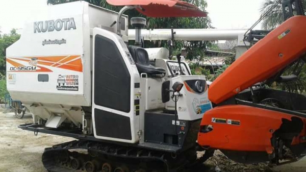 ขายรถเกี่ยวข้าว KUBOTA CD95GM พลัส ปี57 ใช้งานน้อย 1พันชั่วโมง เอกสารเล่มทะเบียนพร้อมโอน ราคา680,000 สนใจโทร 090-8588220คุณนะ 093-3258446คุณบิว หรือเข้าดูสินค้าอื่นๆได้ที่ www.narong2truck.com หรือ www.truck.in.th/498 หรือเพจFacebook ณรงค์ ซื้อขายรถมือสอง