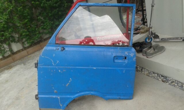 ขายประตูไดฮัทสุ s65 กับ s70 ครบๆ ไม่มีผุข้างละ1500