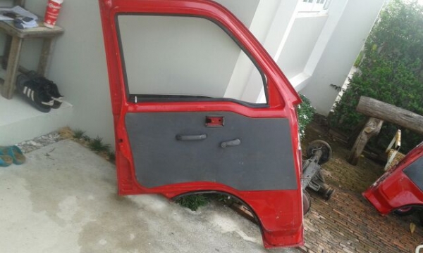 ขายด่วน...ประตูไดฮัทสุ s100 สภาพสวยๆ 1 คู่ครับ