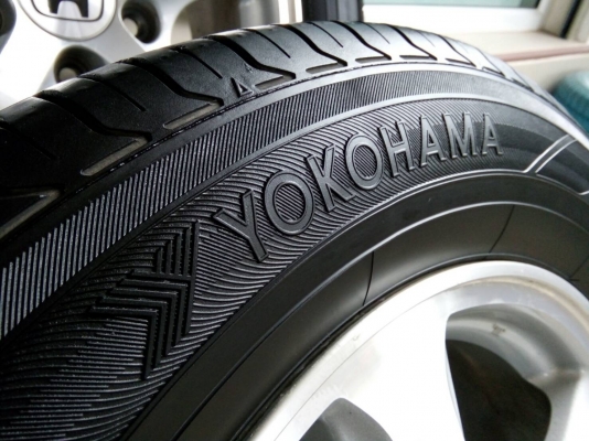 ล้อแม็ก ซีวิค ขอบ15 5รู พร้อมยาง โยโกฮาม่า 195/65R15 ปี12