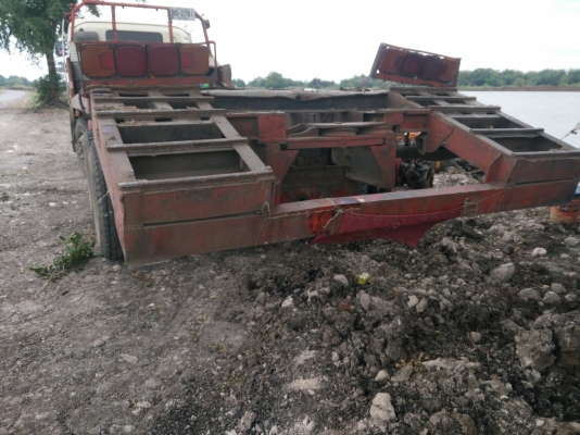 ขายกะบะท้ายสิล้อลาด ขึ้นแบคโค200ใด้สบาย โทร 0625979558