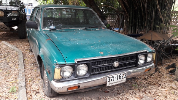 ขายเก๋ง  rt100 เครื่องดี ติดแก๊ส ทะเบียนไม่ขาด 25000  บาท