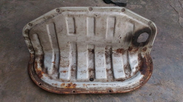 แผงปิดซุ้มเกียร์ ท้ายห้องเครื่อง รถตู้หัวจรวด โตโยต้าHIACE 1000บาท อยู่ดอนเมืองTEL0890671028 ID Line 0890671028