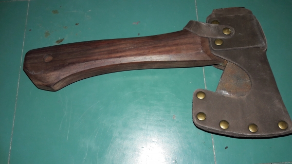 ขายขวานเสือ1 1/4ปอนแต่งทรงสวยๆ HULT'S CELEBRATED AXES. MADE IN SWEDEN.