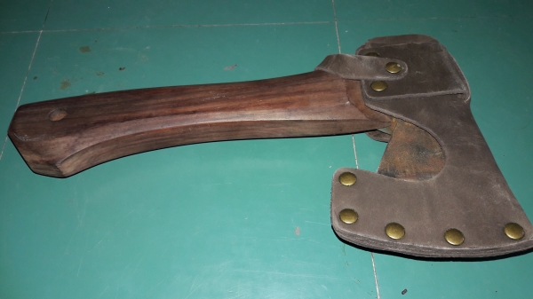 ขายขวานเสือ1 1/4ปอนแต่งทรงสวยๆ HULT'S CELEBRATED AXES. MADE IN SWEDEN.