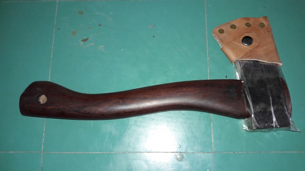 ขายขวานเสือ1 1/4ปอน HULT'S CELEBRATED AXES. MADE IN SWEDEN.