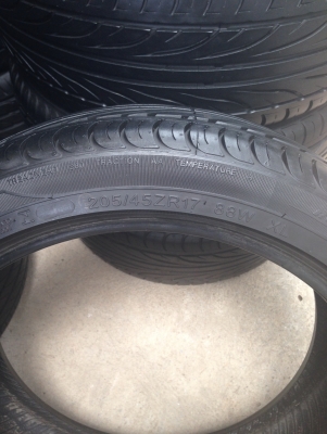 ขายยาง 205 45 r17 ปี14 T.061-9030026