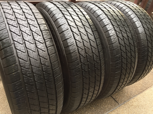 ยาง Michelin 265 65 17 ปลายปี14 ดอกเต็ม ไม่มีปะ ราคาไม่แพง ยาง Michelin 265 65 17 ปลายปี14 ดอกเต็ม ไม่มีปะ ราคาไม่แพง