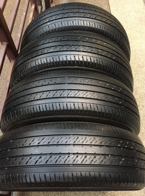 ยาง Dunlop 215 65 16 ปลายปี15 ดอกเต็ม ไม่มีปะ ราคาไม่แพง