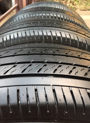 ยาง Dunlop 215 65 16 ปลายปี15 ดอกเต็ม ไม่มีปะ ราคาไม่แพง