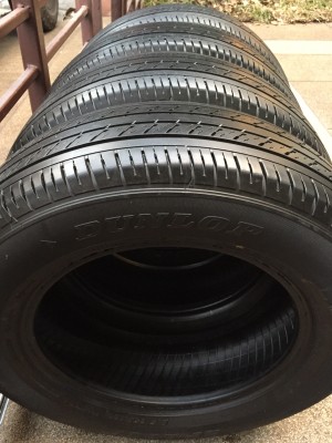 ยาง Dunlop 215 65 16 ปลายปี15 ดอกเต็ม ไม่มีปะ ราคาไม่แพง