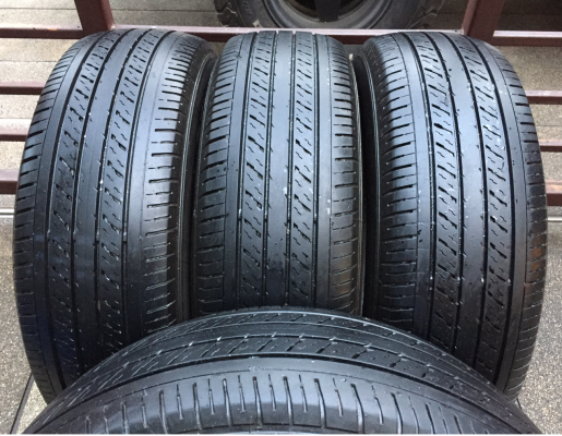 ยาง Dunlop 215 65 16 ปลายปี15 ดอกเต็ม ไม่มีปะ ราคาไม่แพง