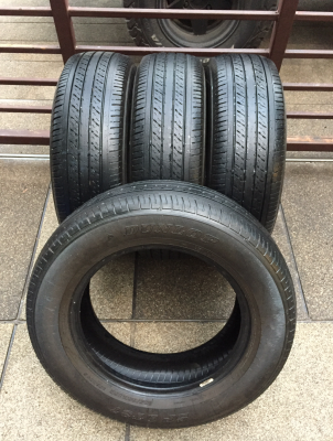 ยาง Dunlop 215 65 16 ปลายปี15 ดอกเต็ม ไม่มีปะ ราคาไม่แพง