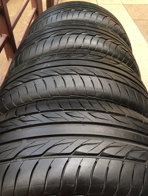 ยาง Maxxis 225 45 18 ปลายปี16 ดอกเต็ม ไม่มีปะ ราคาไม่แพง