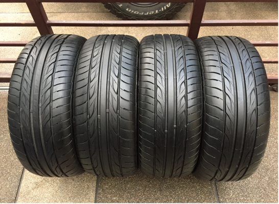 ยาง Maxxis 225 45 18 ปลายปี16 ดอกเต็ม ไม่มีปะ ราคาไม่แพง