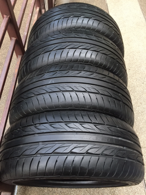 ยาง Maxxis 225 45 18 ปลายปี16 ดอกเต็ม ไม่มีปะ ราคาไม่แพง