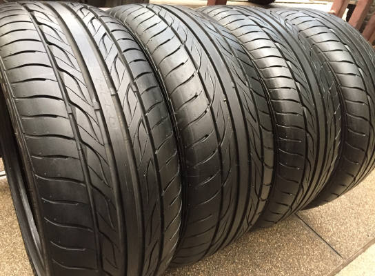 ยาง Maxxis 225 45 18 ปลายปี16 ดอกเต็ม ไม่มีปะ ราคาไม่แพง