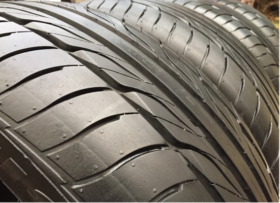 ยาง Maxxis 225 45 18 ปลายปี16 ดอกเต็ม ไม่มีปะ ราคาไม่แพง