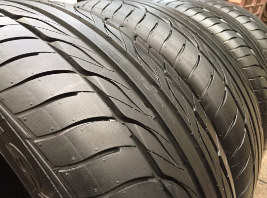 ยาง Maxxis 225 45 18 ปลายปี16 ดอกเต็ม ไม่มีปะ ราคาไม่แพง