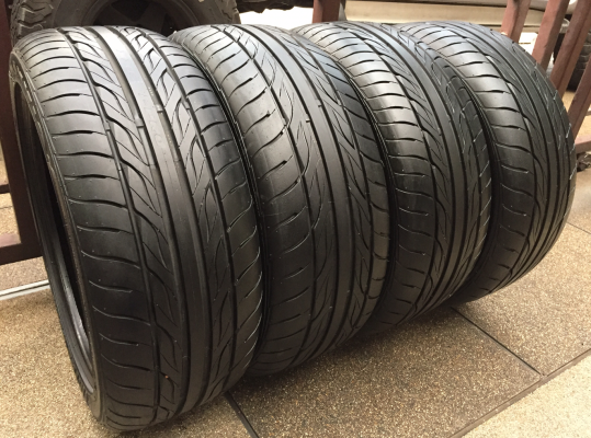 ยาง Maxxis 225 45 18 ปลายปี16 ดอกเต็ม ไม่มีปะ ราคาไม่แพง