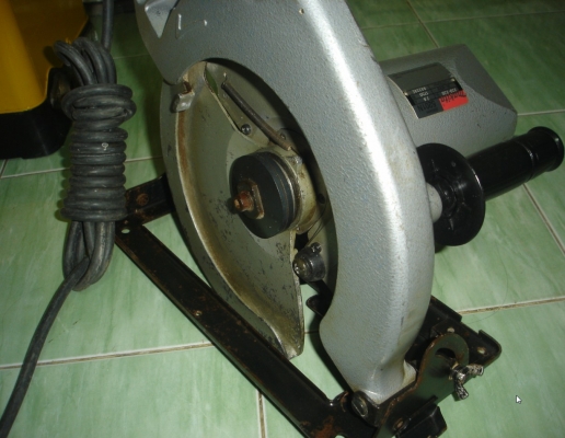 ขายเลื่อยวงเดือน 10 นิ้ว makita รุ่น 5201N (1,450w.)