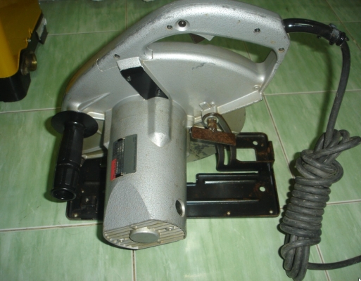 ขายเลื่อยวงเดือน 10 นิ้ว makita รุ่น 5201N (1,450w.)