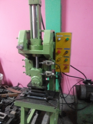 เครื่องปั๊มไฮดรอลิค15ตัน