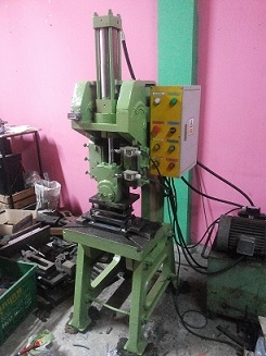 เครื่องปั๊มไฮดรอลิค15ตัน