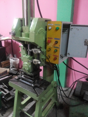 เครื่องปั๊มไฮดรอลิค15ตัน