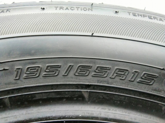 ขายยางใหม่ 195/65R15 DUNLOP LM704 ปี14 จำนวน 4 เส้น 3900