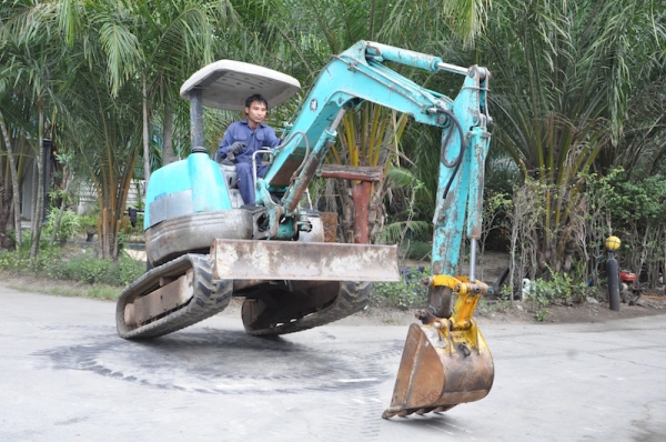 ขายแบคโฮ KOBELCO SK30(ปั้มนิ้ว)(คอนโทลน้ำมัน)(ลายหัวแย๊ก) ครบๆ สวยเดิมจากญี่ปุ่น ทำงานสมบูรณ์ทุกระบบ รับรองไม่ผิดหวัง 295,000 เท่านั้น!!