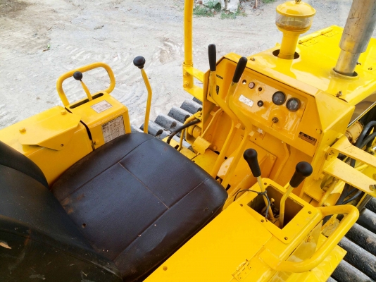 ขายรถแม็คโค  สนใจติดต่อ 086-775-7900 086-324-1992