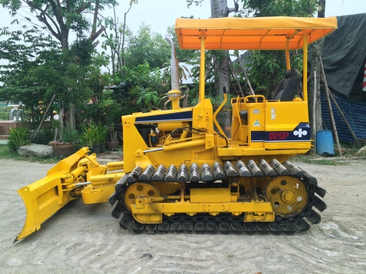 ขายรถแม็คโค  สนใจติดต่อ 086-775-7900 086-324-1992