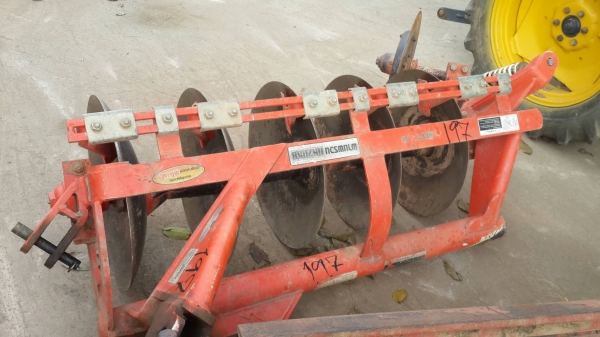 ขายรถไถคูโบต้ารุ่นB2420 พร้อมอุปกรณ์