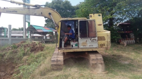 PC120 -5เครื่องดี.ปั้มเดิม ไฟฟ้าเต็ม โซ่หนาบุ๊ตดีลอนเลอร์ครบมีแอร์เอกสารซื้อขาย.ไม่ไกลไปส่งได้ พร้อมใช้งานเลยครับ ราคา530000ต่อรอง รถยุสุรินทร์.โทรหรือทัก..0875511464-0837335338-0636359242 นิธิศ ครับ