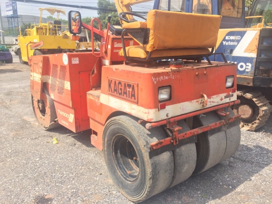 ขายรถบดสั่นสะเทือน SAKAI TW500 ขนาด 5 ตัน สภาพพร้อมใช้งาน From JAPAN ติดต่อ 063-9316985 ID LINE : 0639316985 ครับ