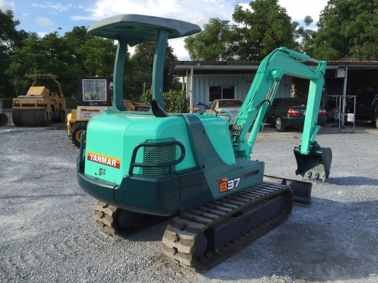 YANMAR B37-2 นำเข้าจากญี่ปุ่น โทร.090-986-2521 อ๊อบ