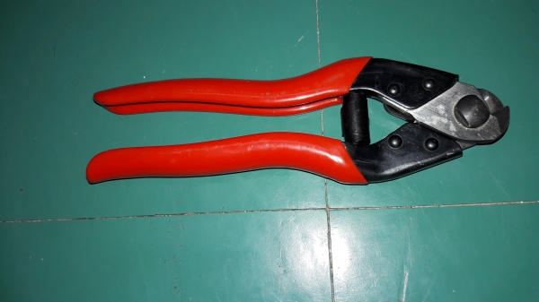 ขายคีมตัดสลิงFelco made in Swiss.งานเก่ามือสองสวย ขายคีมตัดสลิงFelco made in Swiss.งานเก่ามือสองสวย