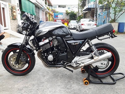 ขาย cb 400 ปี 1995ทะเบียนแท้ โอนขนส่ง  แต่งคาเฟ่