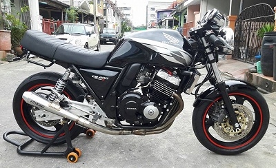 ขาย cb 400 ปี 1995ทะเบียนแท้ โอนขนส่ง  แต่งคาเฟ่